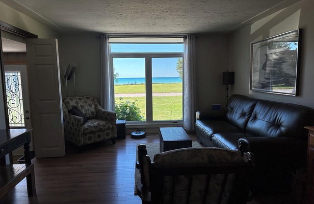 Bluepoint Cottage am Lake Huron. 20 Minuten nach Sarnia und Bluewater Bridge in die USA