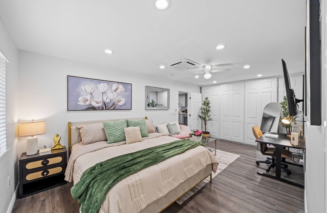 3-Bed 3-Bath, Gated Yard, King Bed, Prime Location