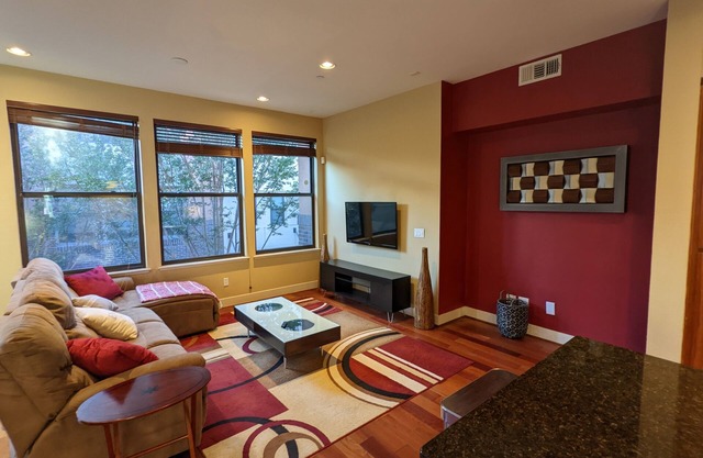 3 bed, 3 bath modern townhome in San Francisco Bay Area