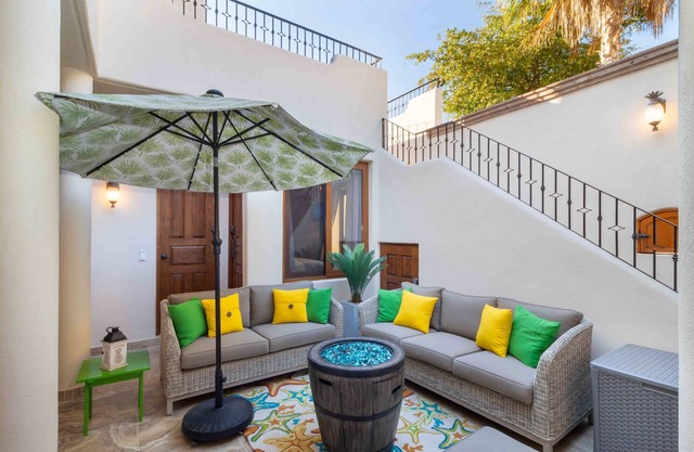 3 bed 3 bathLess than 5 minutes from the beach and community pool!