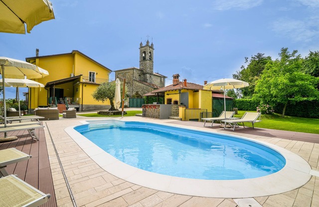 Privater Pool & Whirlpool, Garten, Außenküche, schnelles WiFi, Klimaanlage