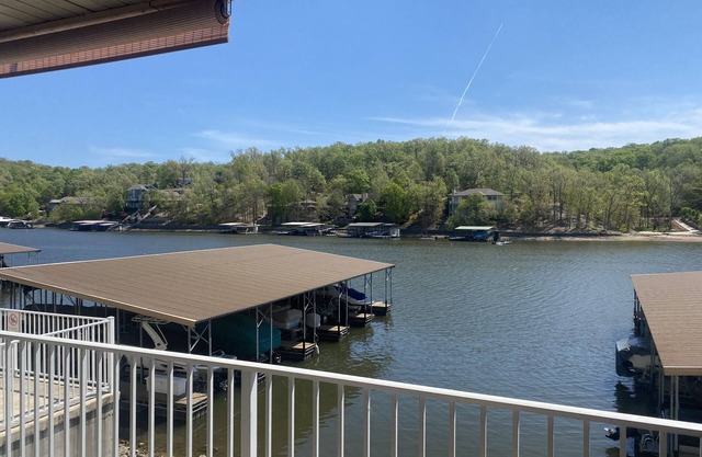 3 bed condo, Lochaven, elevator, close to the pool at the 31 mm - best COVE!