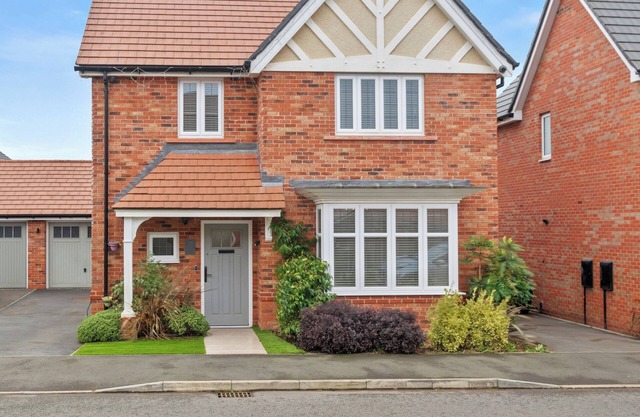 3 Bed Detached House with Office, Sandymoor