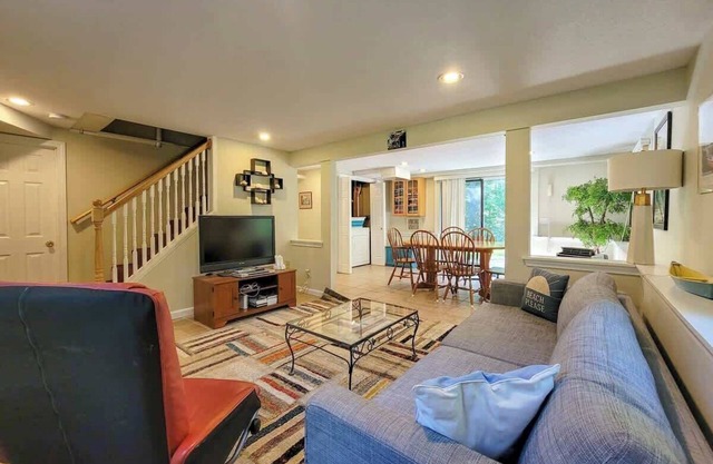 3 Bed Home w/Free Barnstable Beach Pass!