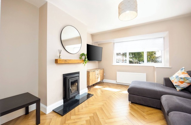 3 Bed Home W/Garden By Phoenix Park & Dublin Zoo