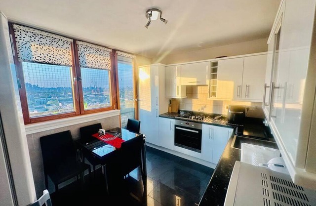 3 bed Sky apartment SE15 Peckham