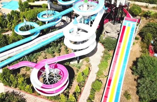 3 bedhroom(200 square meters) near the beach