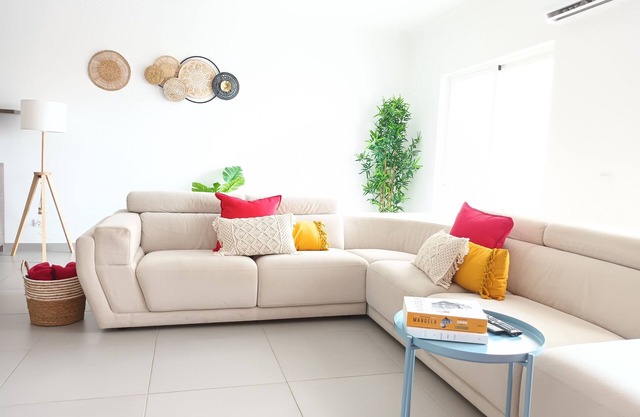 3-bedr. house in Olhos d'Água, with pool, ac, wifi, 800 m from the beach