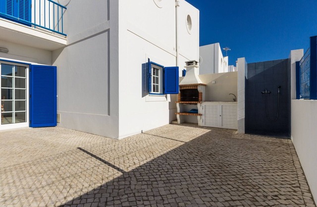 3 Schlafzimmer Villa vor dem Strand by AlgarveManta (14V3)