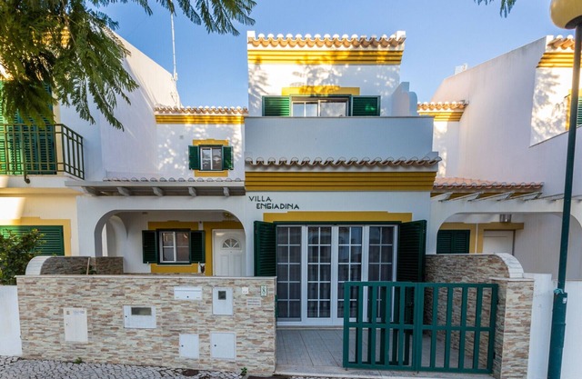 3 Schlafzimmer Villa mit Terrasse und WIFI by AlgarveManta (55V3)