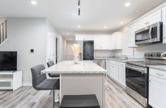 3 Bedroom 2 Bath House in Farmington Hills