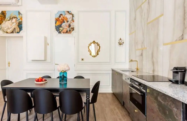 3 Bedroom/ 2 bath close to louvre