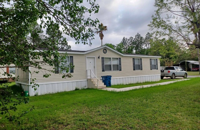 3 bedroom, 2 bath mobile home in peaceful neighborhood.