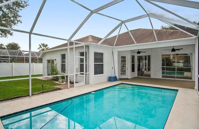 3 bedroom 2 bath Ranch with pool