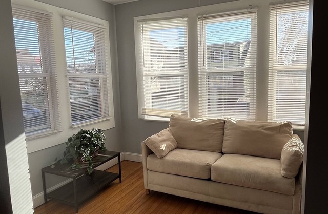 3 Bedroom 25 minutes to NYC/ 20 minutes EWR/ Prudential