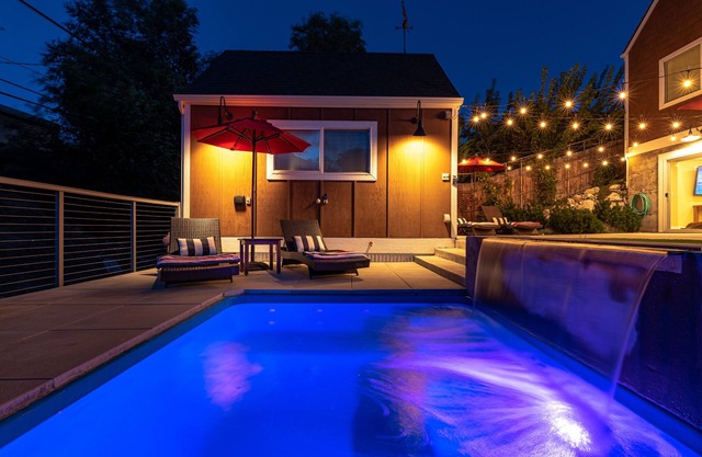 3 Bedroom, 3 1/3 Bath Chelan home with private cocktail pool/hot tub, blocks from downtown!