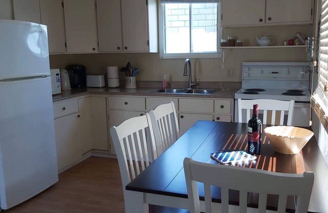 Modernes Chalet mit 3 Schlafzimmern und 4 Jahreszeiten, nur wenige Schritte vom Strand entfernt. Schlaf 6