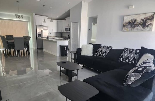 3 Bedroom 812855 by Houzlet