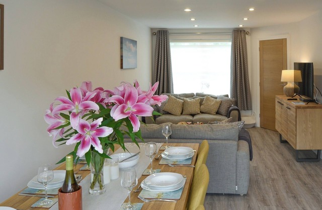 3 bedroom accommodation in Stalham Staithe