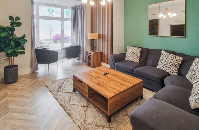 3 bedroom accommodation in Aberystwyth