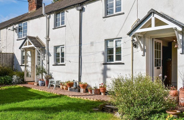 3 bedroom accommodation in Milverton