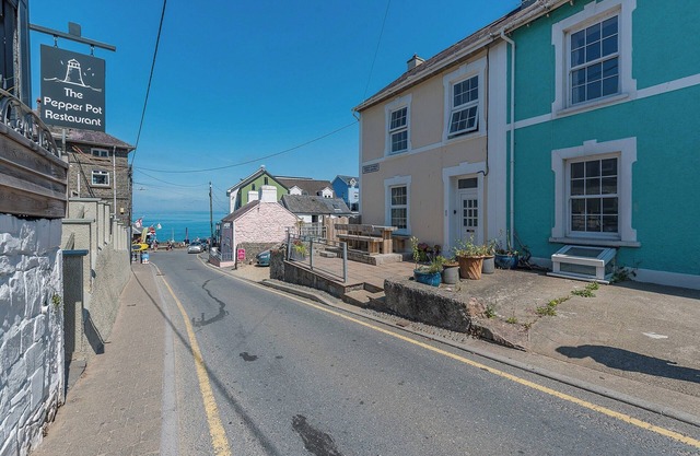 3 bedroom accommodation in New Quay