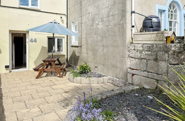 3 bedroom accommodation in Portland