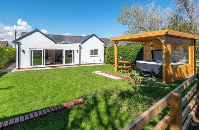 3 bedroom accommodation in Anderby Creek, near Chapel St Leonards