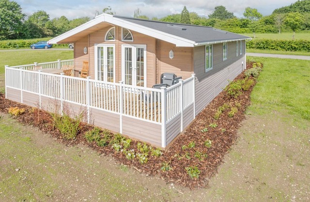 3 bedroom accommodation in Mercia Marina, Willington