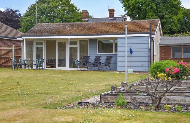 3 bedroom accommodation in Bacton