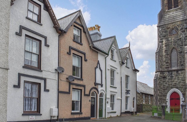 3 bedroom accommodation in Bala