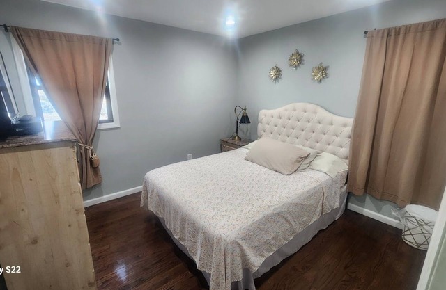 3 Bedroom apartment close to ny city, parking, tv in bed rooms and living