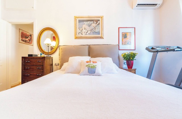 3-bedroom apartment in charming Roma with WiFi, Ac