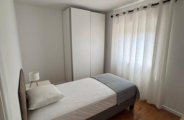 3-bedroom apartment in the center of Lisbon near the universities and H St Maria