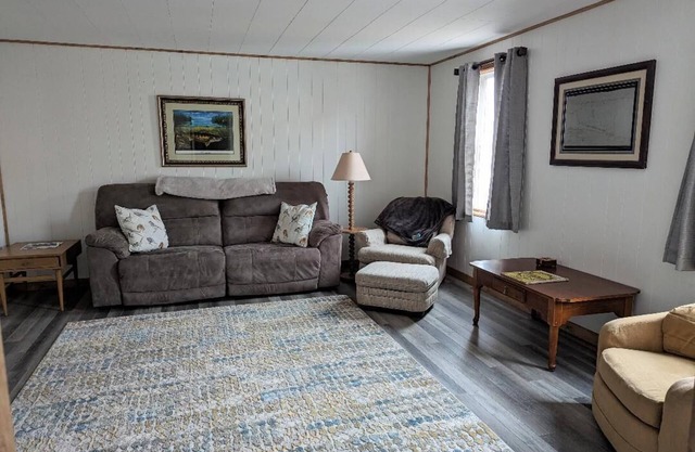 3-bedroom apartment just 10 minutes from Ottawa National Forest