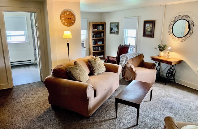 3-bedroom apartment near hospital and Erie Canal