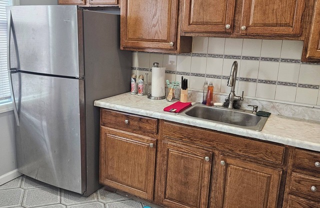 3-bedroom apartment in serene Jersey City with WiFi, AC