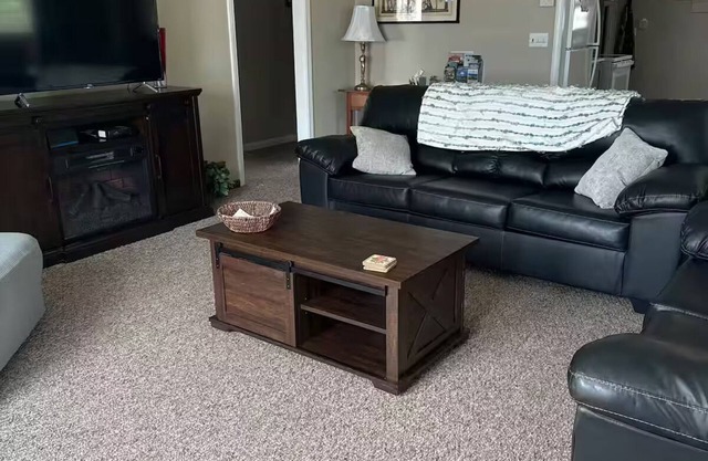3-bedroom apartment walking distance to Mackinac Island Ferry and downtown, WiFi