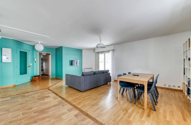 3 bedroom apartment with balconies