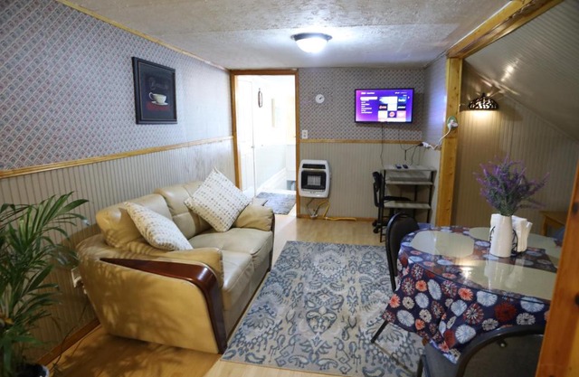3-Bedroom apt. ideal location near new river gorge