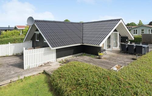 3 Bedroom Awesome Home In Juelsminde