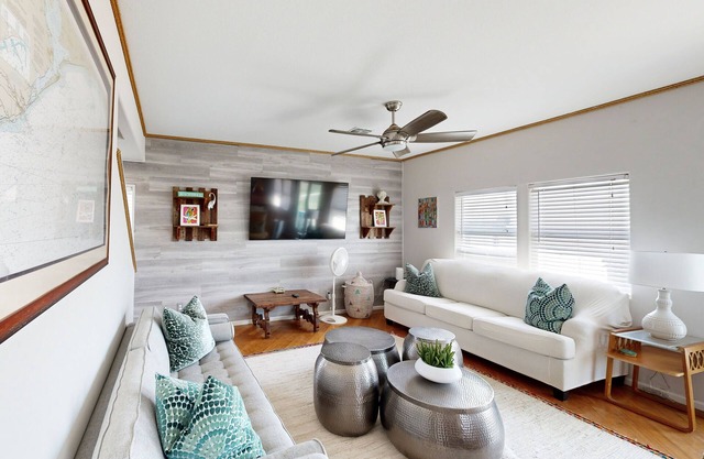 3-bedroom beach home with patio, backyard and dog-friendly