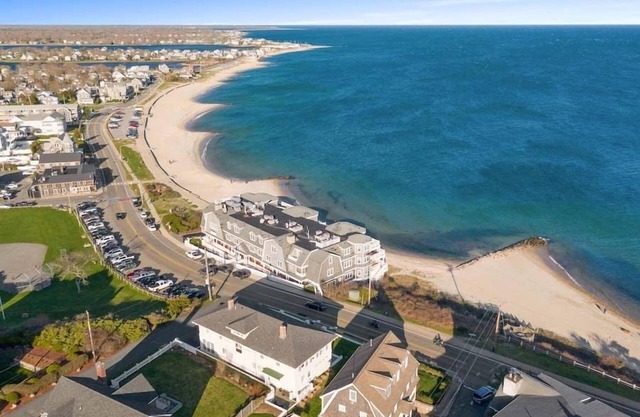 3 Bedroom Beachfront Falmouth Condo RPAM053