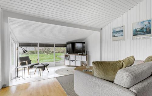 3 Bedroom Beautiful Home In Bindslev