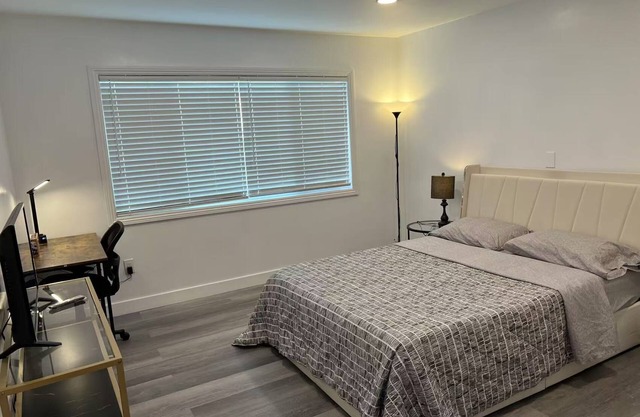 3-bedroom bungalow in fantastic Baldwin Park with WiFi, AC