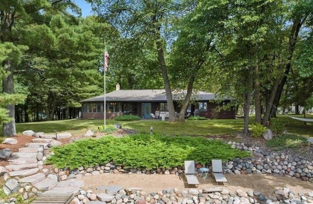 4-bedroom cabin on Rush Lake. A place to create memories all summer long.