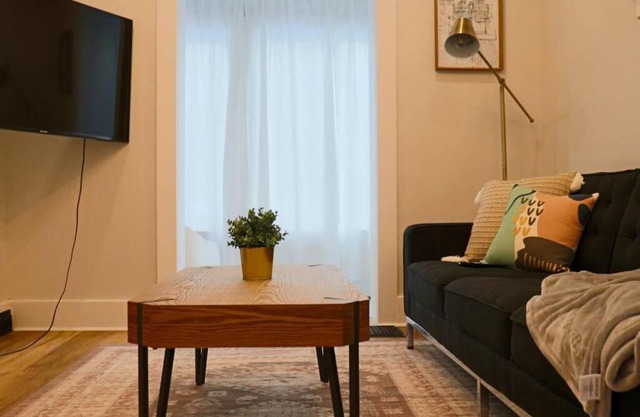 3-BEDROOM CENTURY MODERN HOME UPTOWN WATERLOO