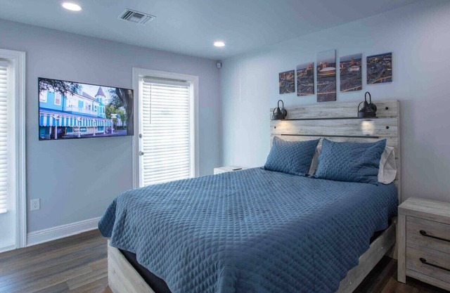 3 Bedroom Condo 15 min to Downtown New Orleans