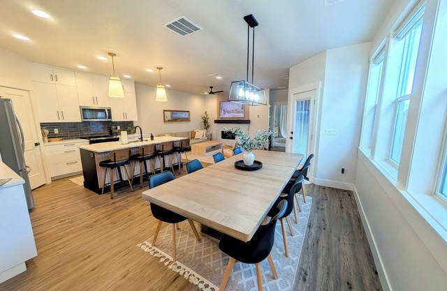 3-bedroom condo in charming Cascade with Hot Tub & Stunning River Views