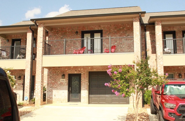 3-bedroom condo in DeRidder, Fully Furnished-WiFi-AC. Enjoy your stay. 1928